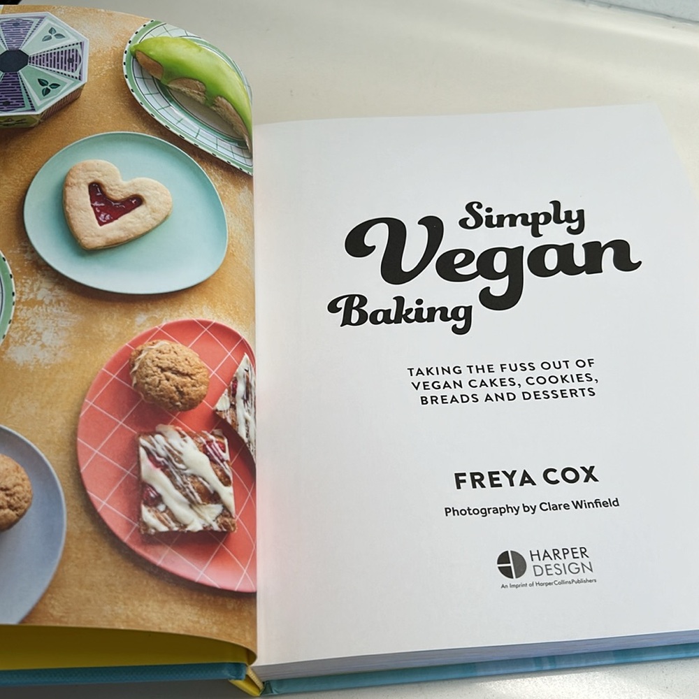 💕 Simply Vegan Baking Hardcover Recipe Book Freya Cox From British Baking - Picture 5 of 16